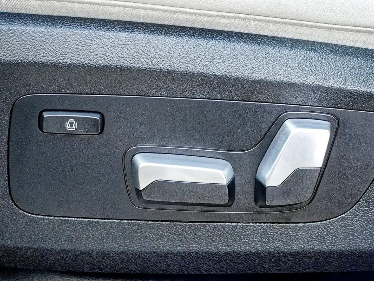 Cumpara/ Vinde online BMW X6 2022 SH, la cel mai bun pret pentru tine!