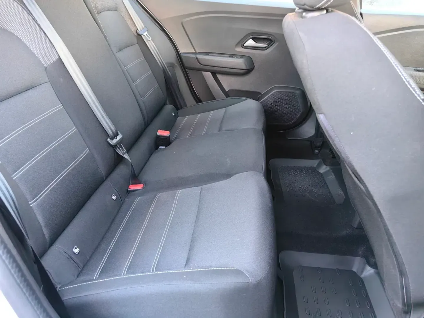 Cumpara/ Vinde online Dacia Logan 2023 SH, la cel mai bun pret pentru tine!