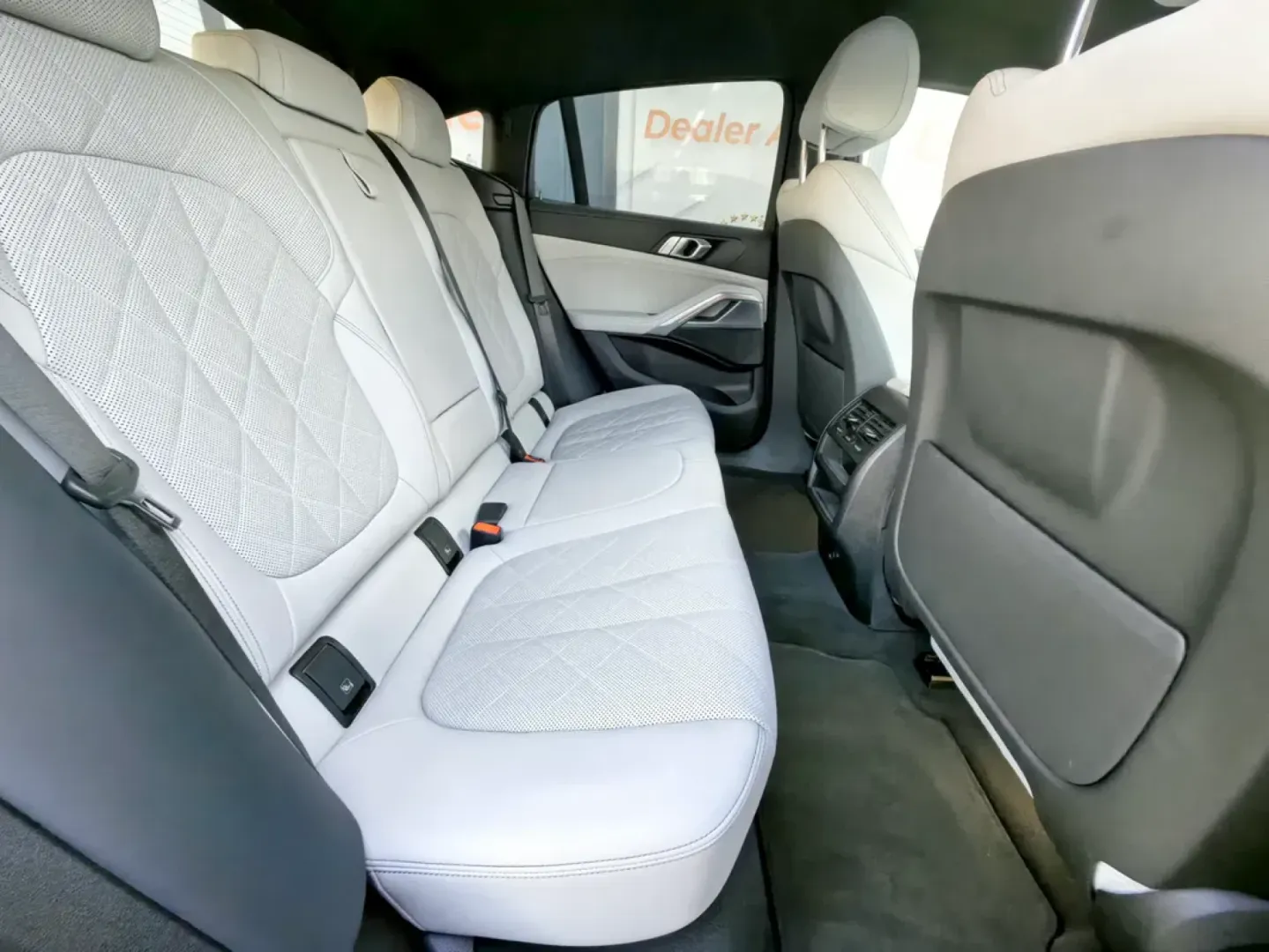 Cumpara/ Vinde online BMW X6 2022 SH, la cel mai bun pret pentru tine!