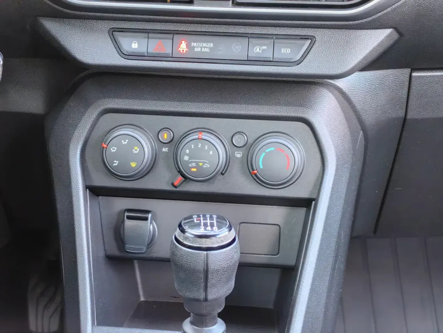 Cumpara/ Vinde online Dacia Logan 2023 SH, la cel mai bun pret pentru tine!