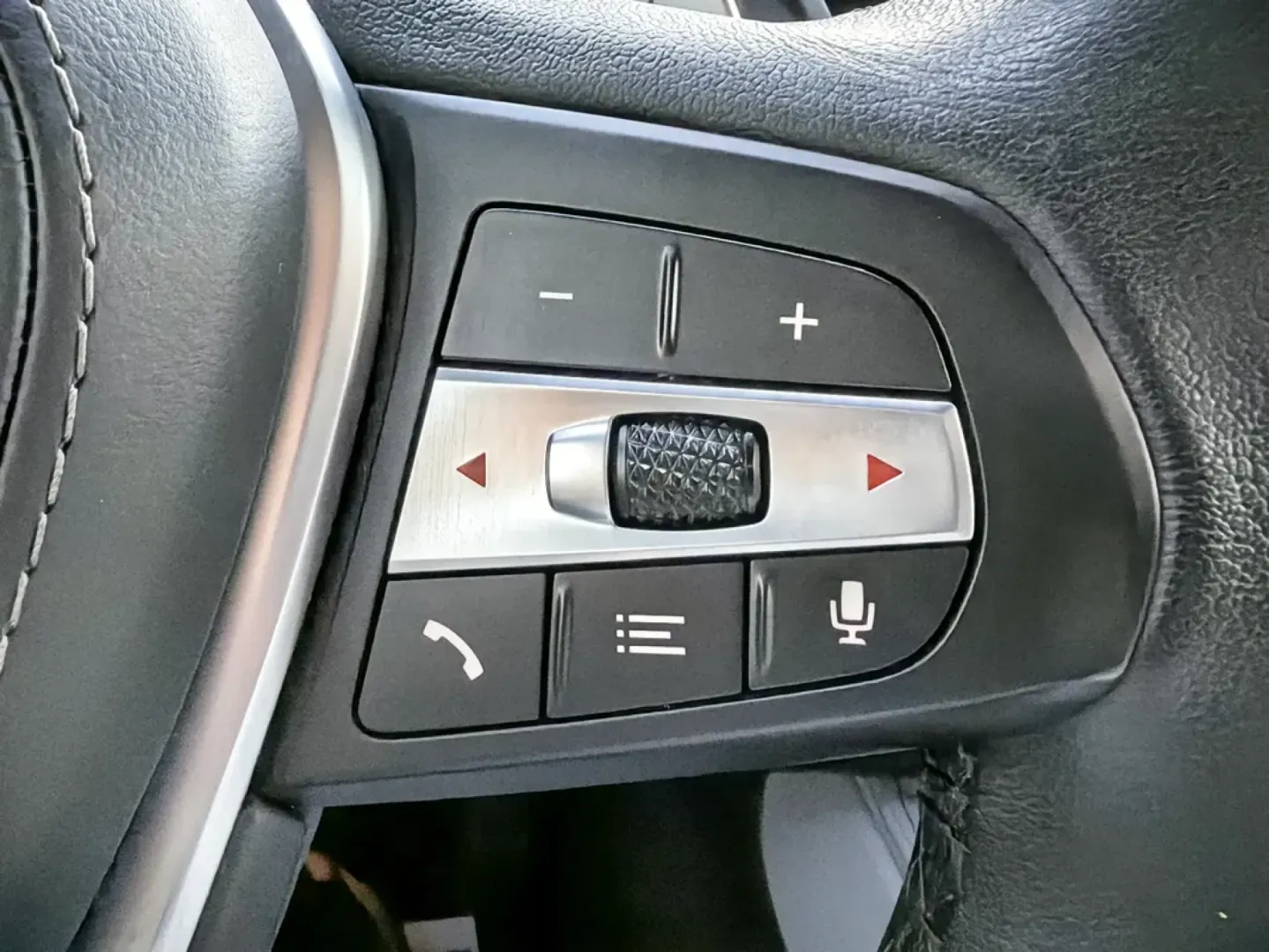 Cumpara/ Vinde online BMW X6 2022 SH, la cel mai bun pret pentru tine!