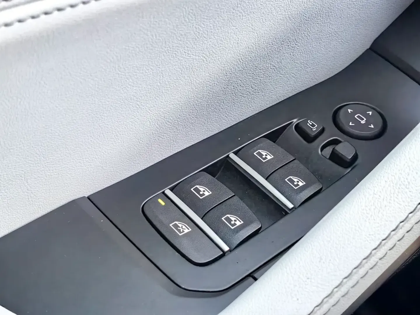 Cumpara/ Vinde online BMW X6 2022 SH, la cel mai bun pret pentru tine!