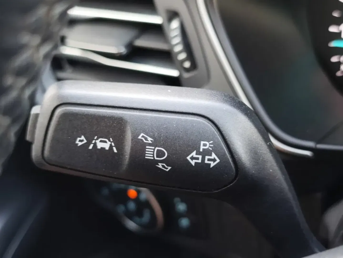 Cumpara/ Vinde online Ford Focus 2020 SH, la cel mai bun pret pentru tine!