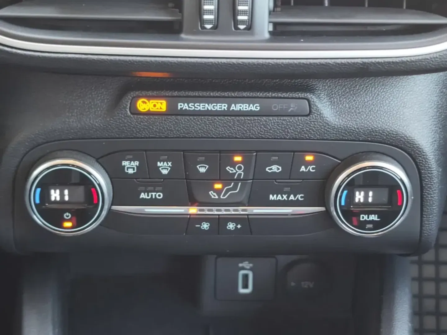 Cumpara/ Vinde online Ford Focus 2020 SH, la cel mai bun pret pentru tine!