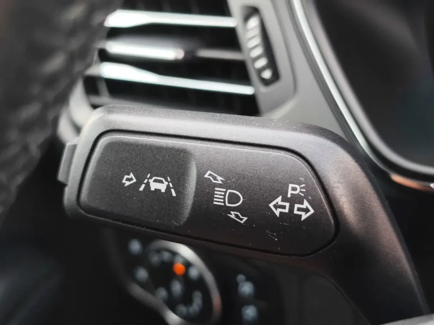 Cumpara/ Vinde online Ford Focus 2020 SH, la cel mai bun pret pentru tine!