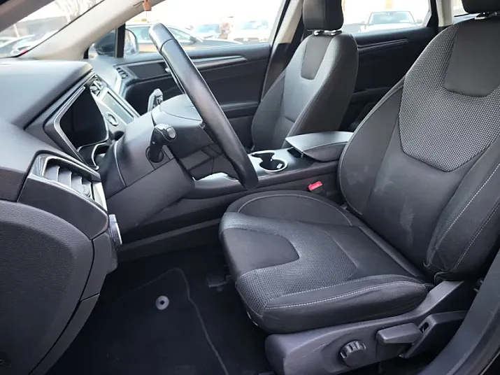 Cumpără / Vinde Ford Mondeo 2021 SH, la cel mai bun pret pentru tine!