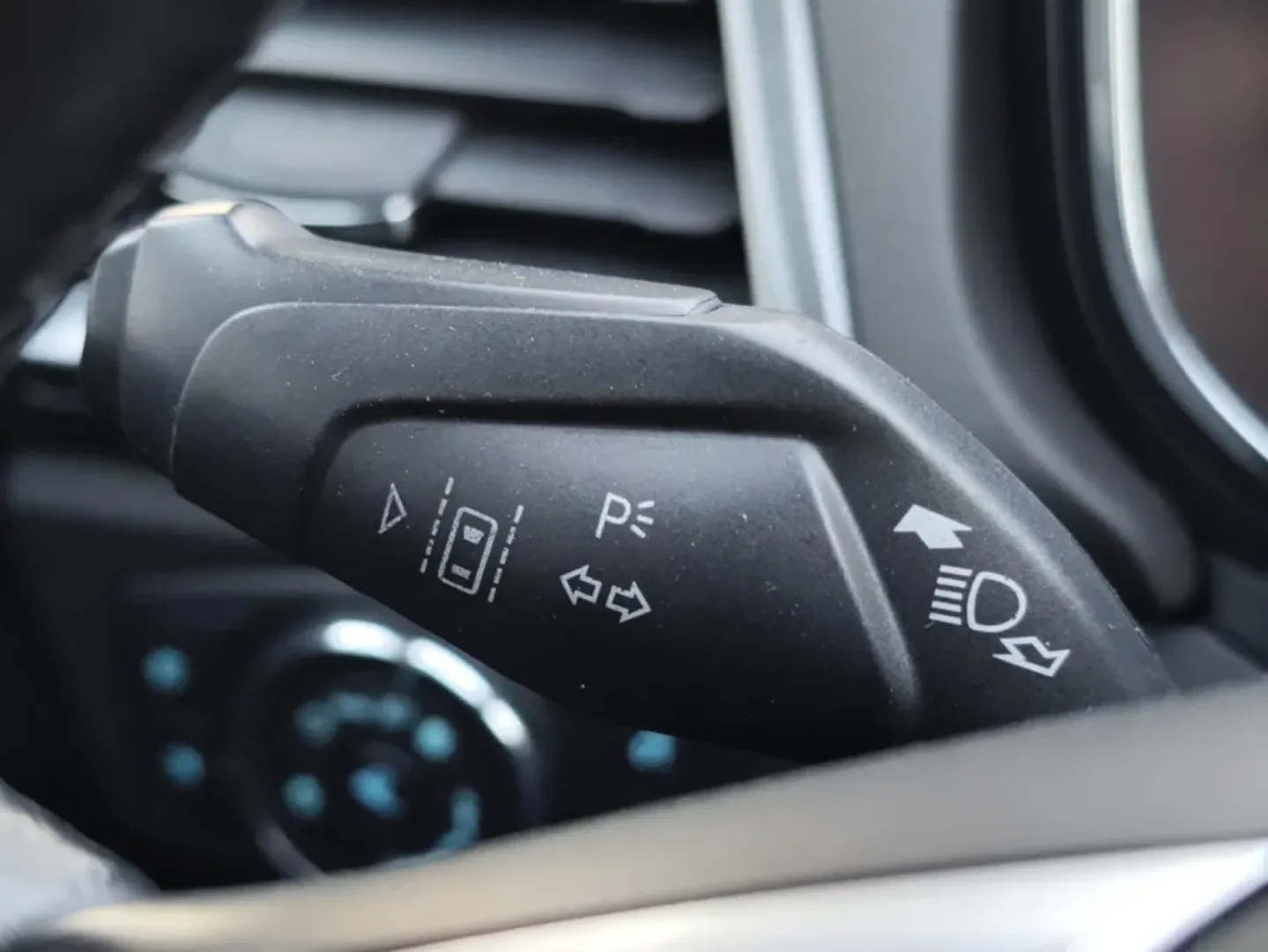 Cumpara/ Vinde online Ford Mondeo 2021 SH, la cel mai bun pret pentru tine!