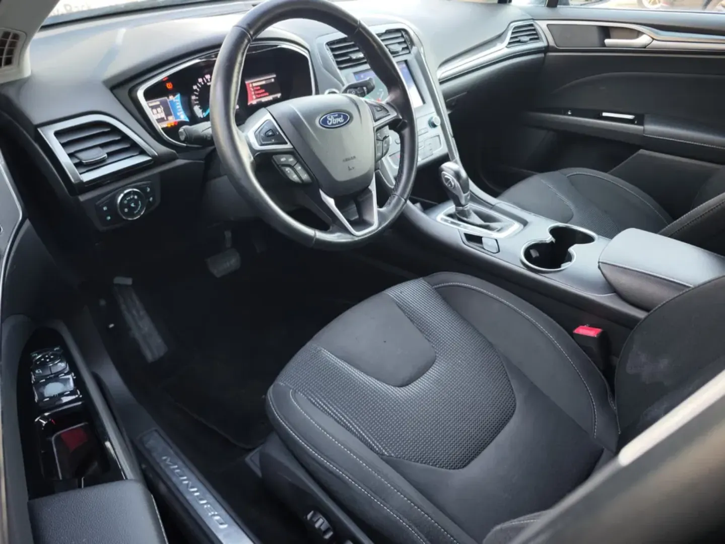 Cumpara/ Vinde online Ford Mondeo 2021 SH, la cel mai bun pret pentru tine!