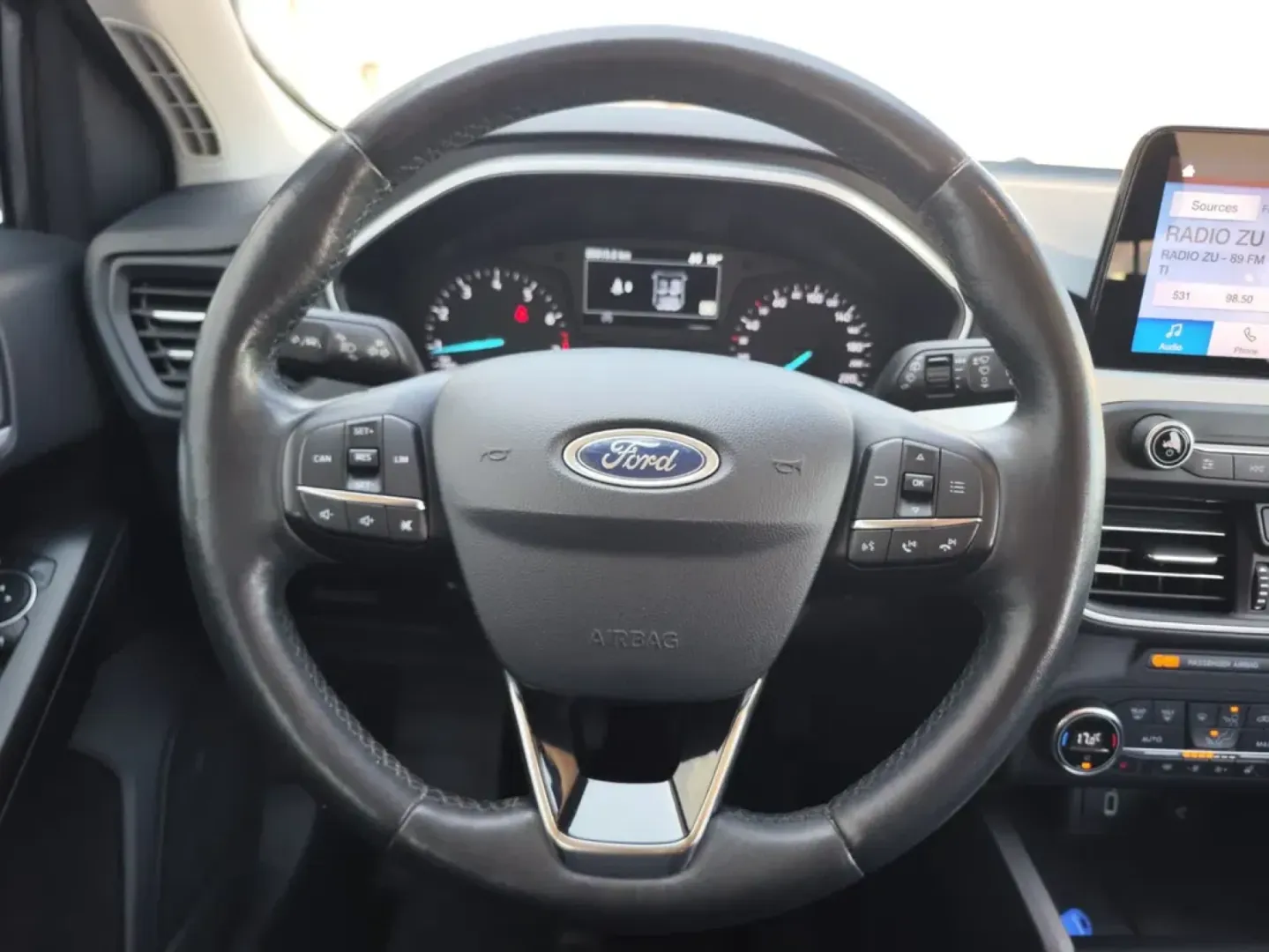 Cumpara/ Vinde online Ford Focus 2019 SH, la cel mai bun pret pentru tine!