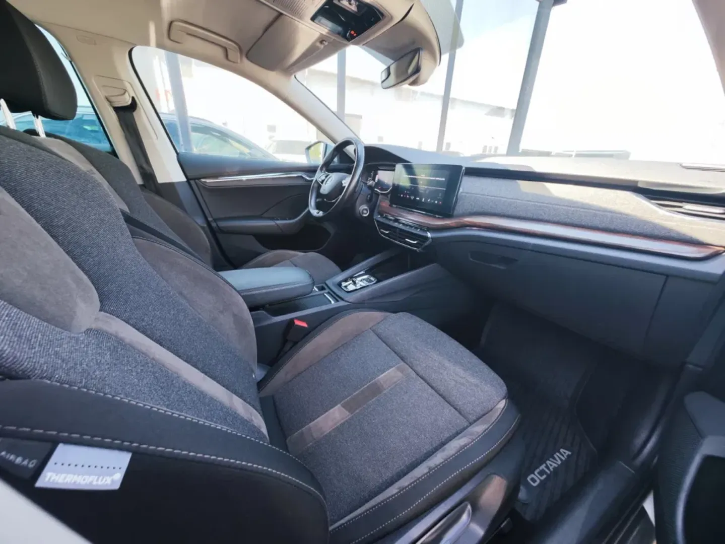 Cumpara/ Vinde online Skoda Octavia 2022 SH, la cel mai bun pret pentru tine!