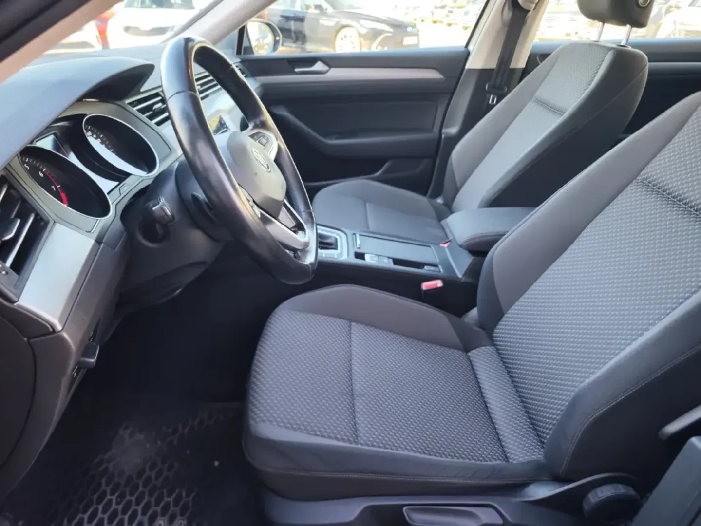 Cumpara/ Vinde online Volkswagen Passat 2020 SH, la cel mai bun pret pentru tine!