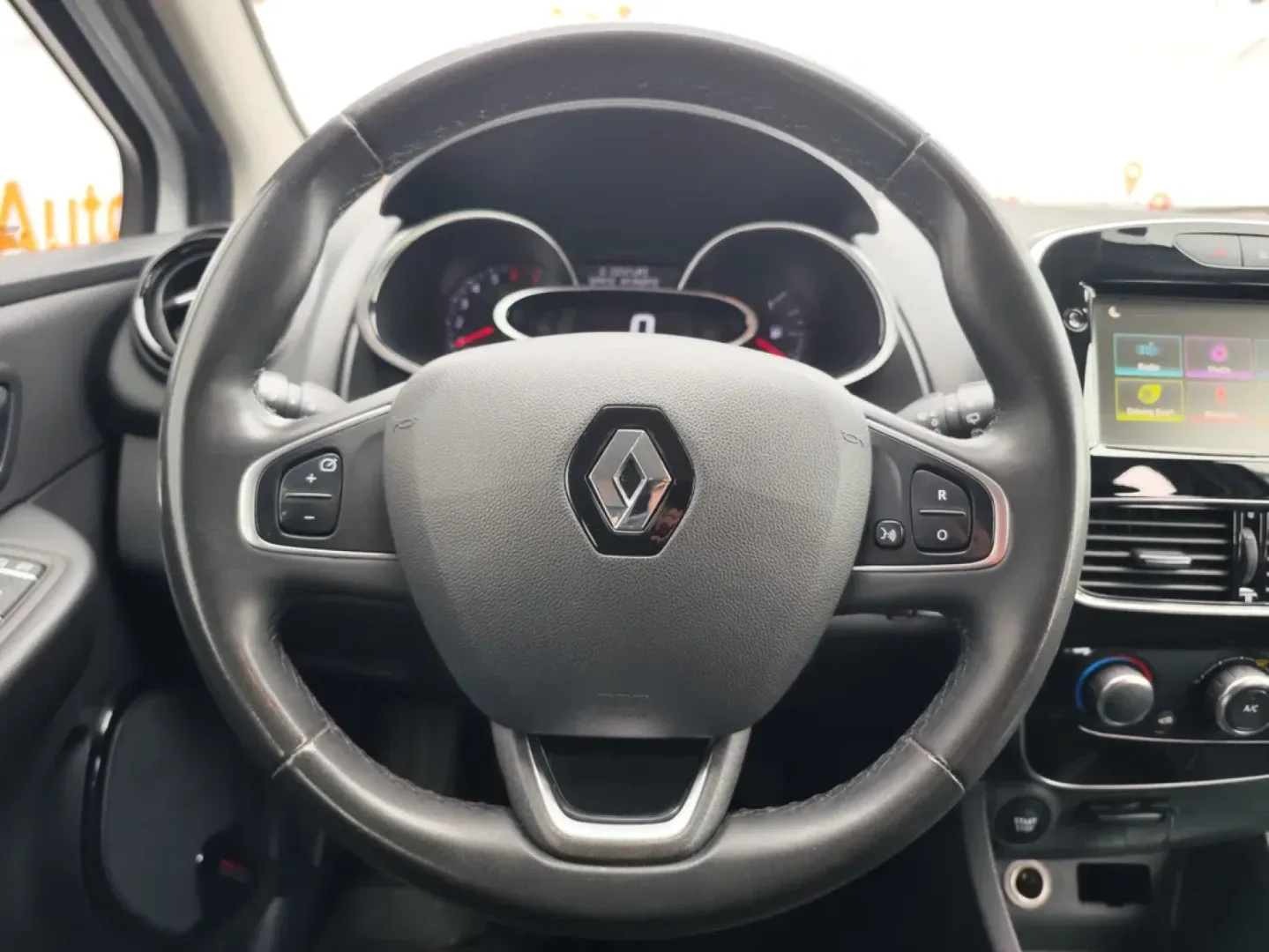 Cumpara/ Vinde online Renault Clio 2020 SH, la cel mai bun pret pentru tine!