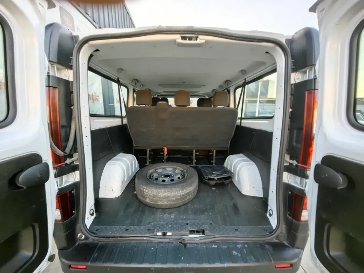 Cumpara/ Vinde online Renault Trafic 2021 SH, la cel mai bun pret pentru tine!