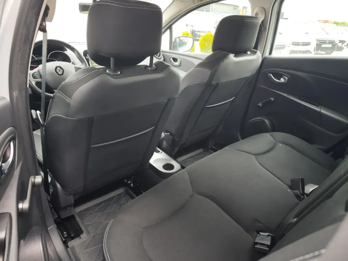Cumpara/ Vinde online Renault Clio 2020 SH, la cel mai bun pret pentru tine!
