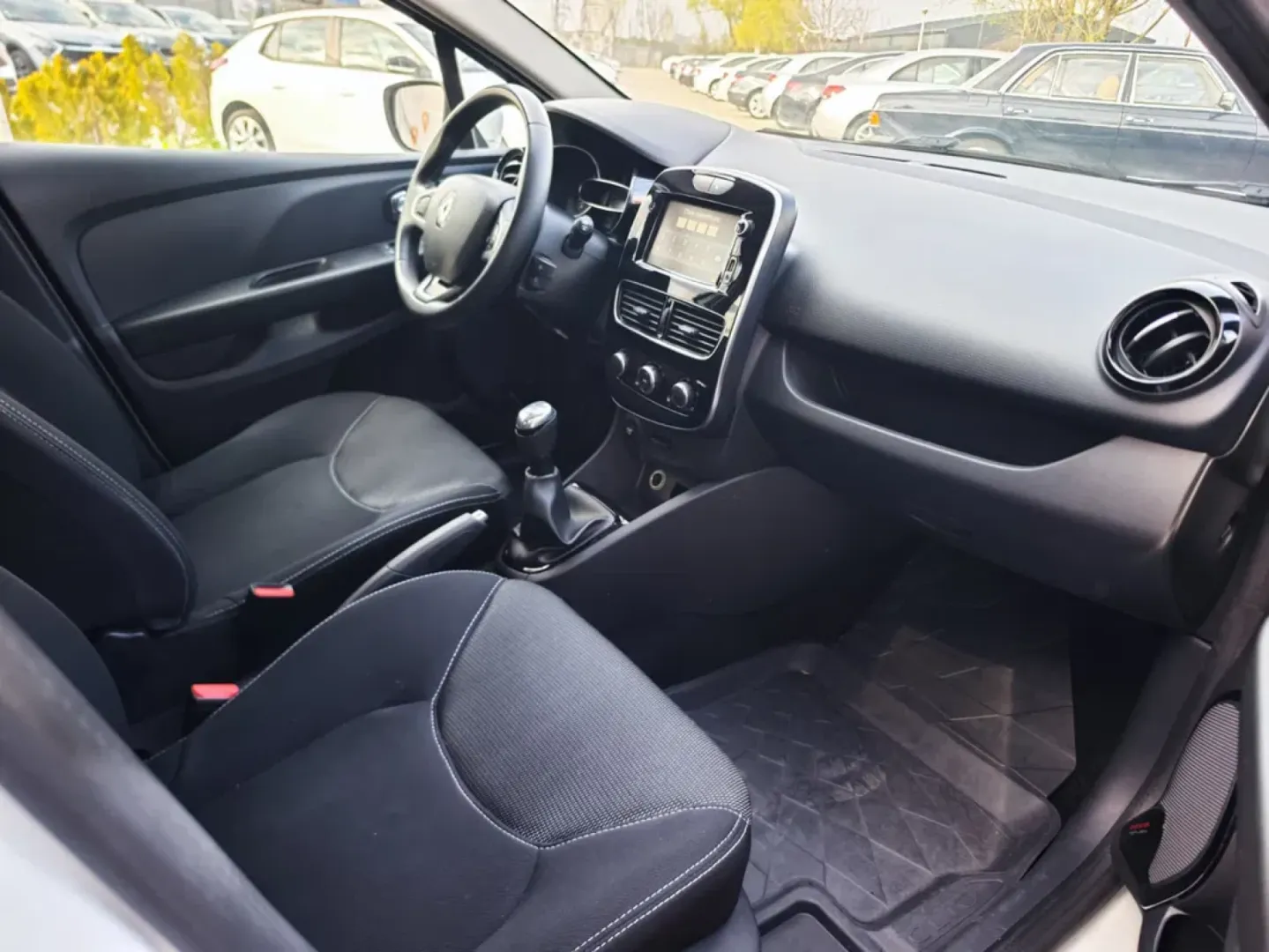 Cumpara/ Vinde online Renault Clio 2020 SH, la cel mai bun pret pentru tine!