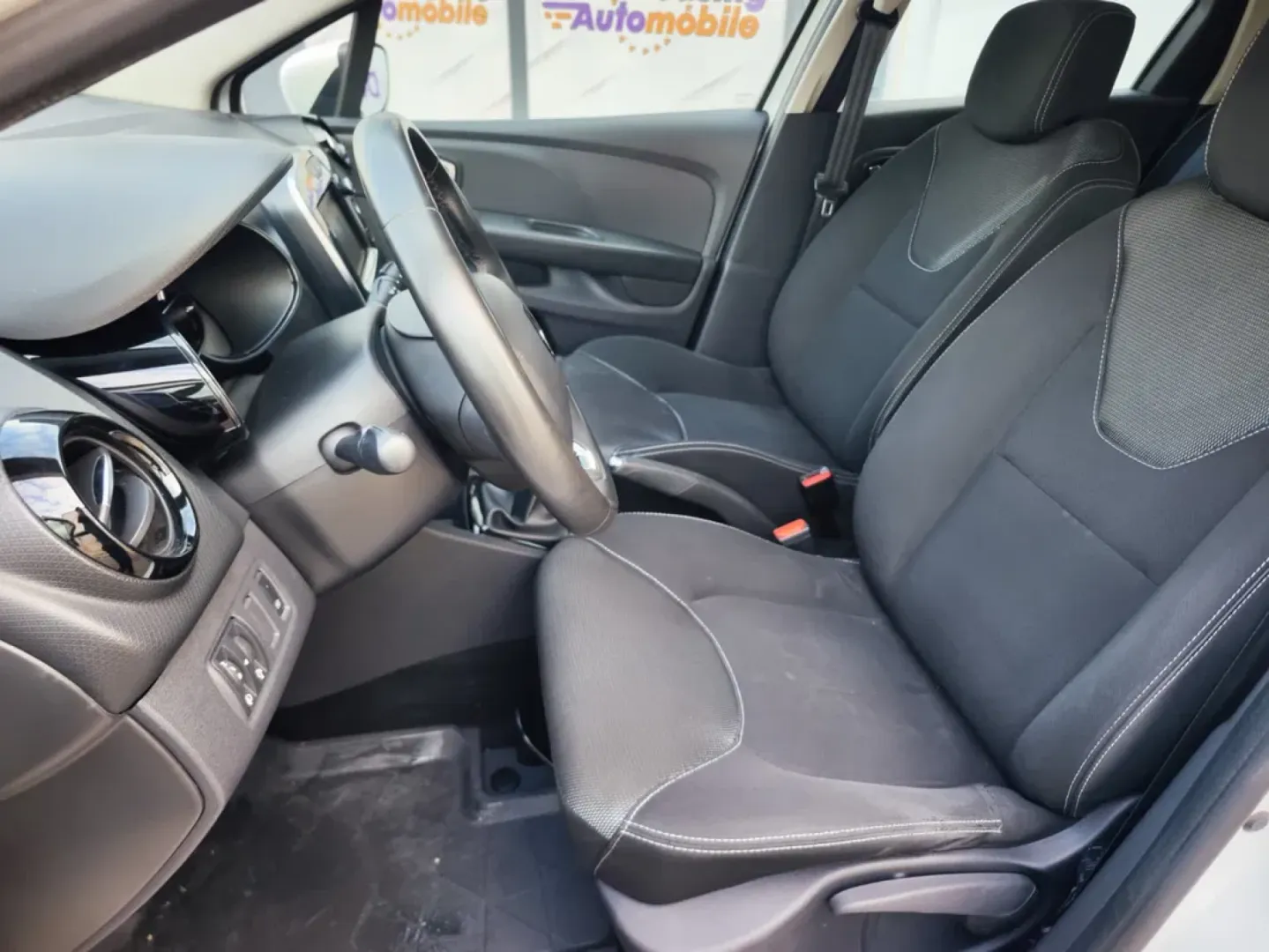 Cumpara/ Vinde online Renault Clio 2020 SH, la cel mai bun pret pentru tine!