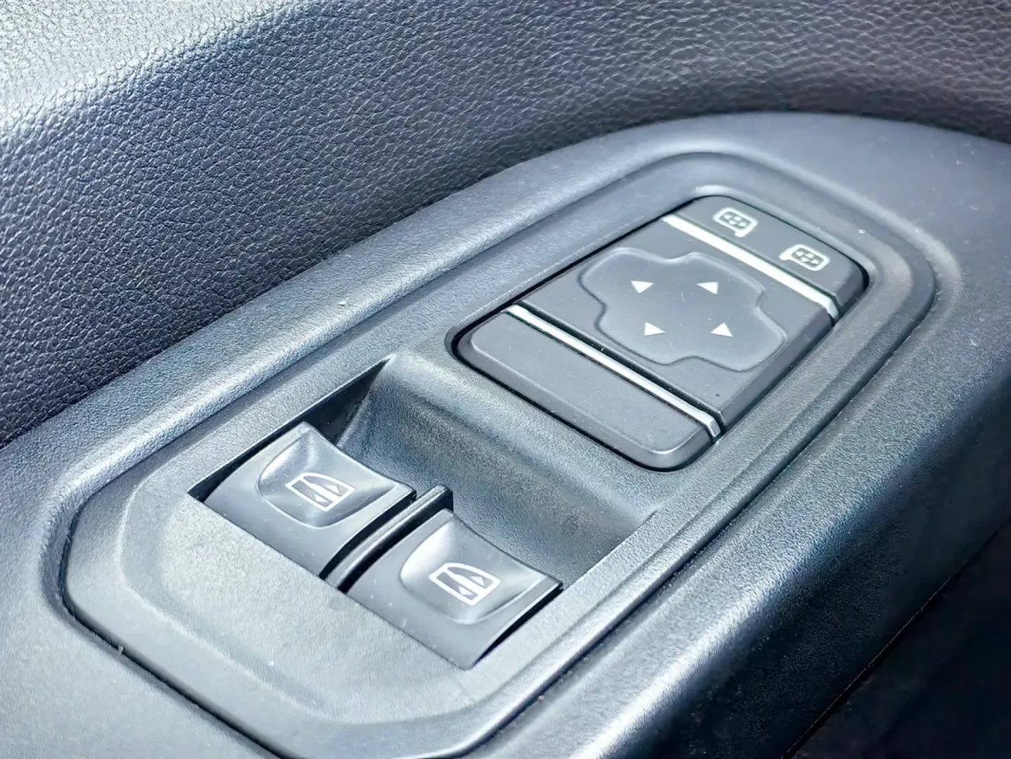 Cumpara/ Vinde online Renault Trafic 2021 SH, la cel mai bun pret pentru tine!