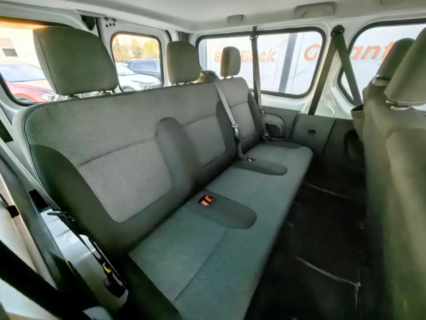 Cumpara/ Vinde online Renault Trafic 2021 SH, la cel mai bun pret pentru tine!