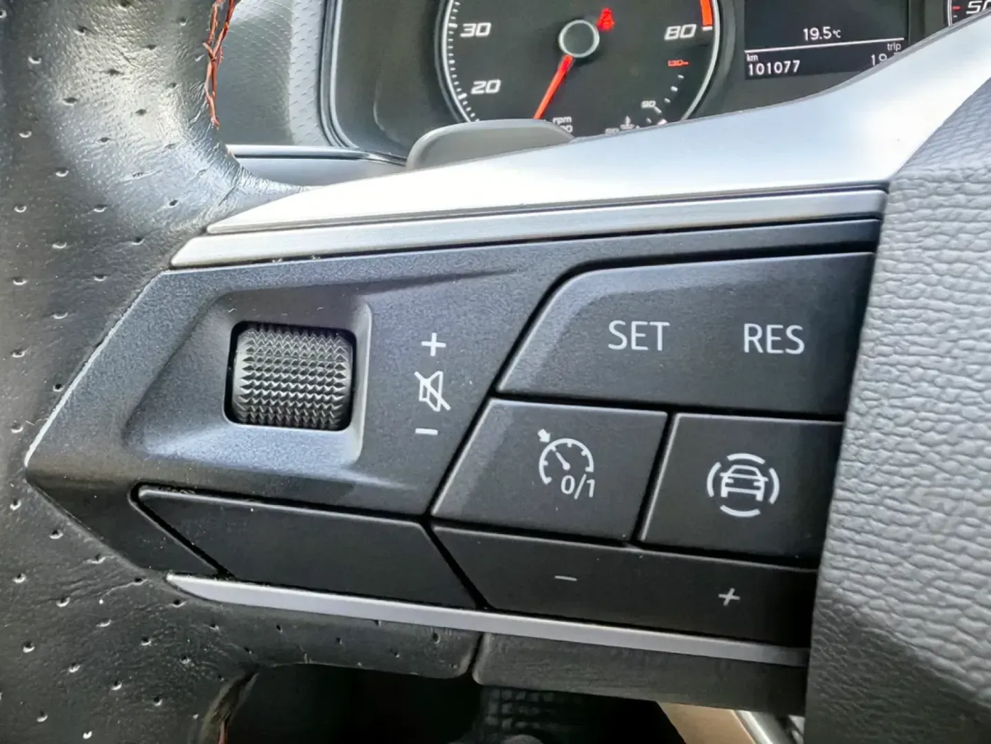 Cumpara/ Vinde online Seat Arona 2022 SH, la cel mai bun pret pentru tine!