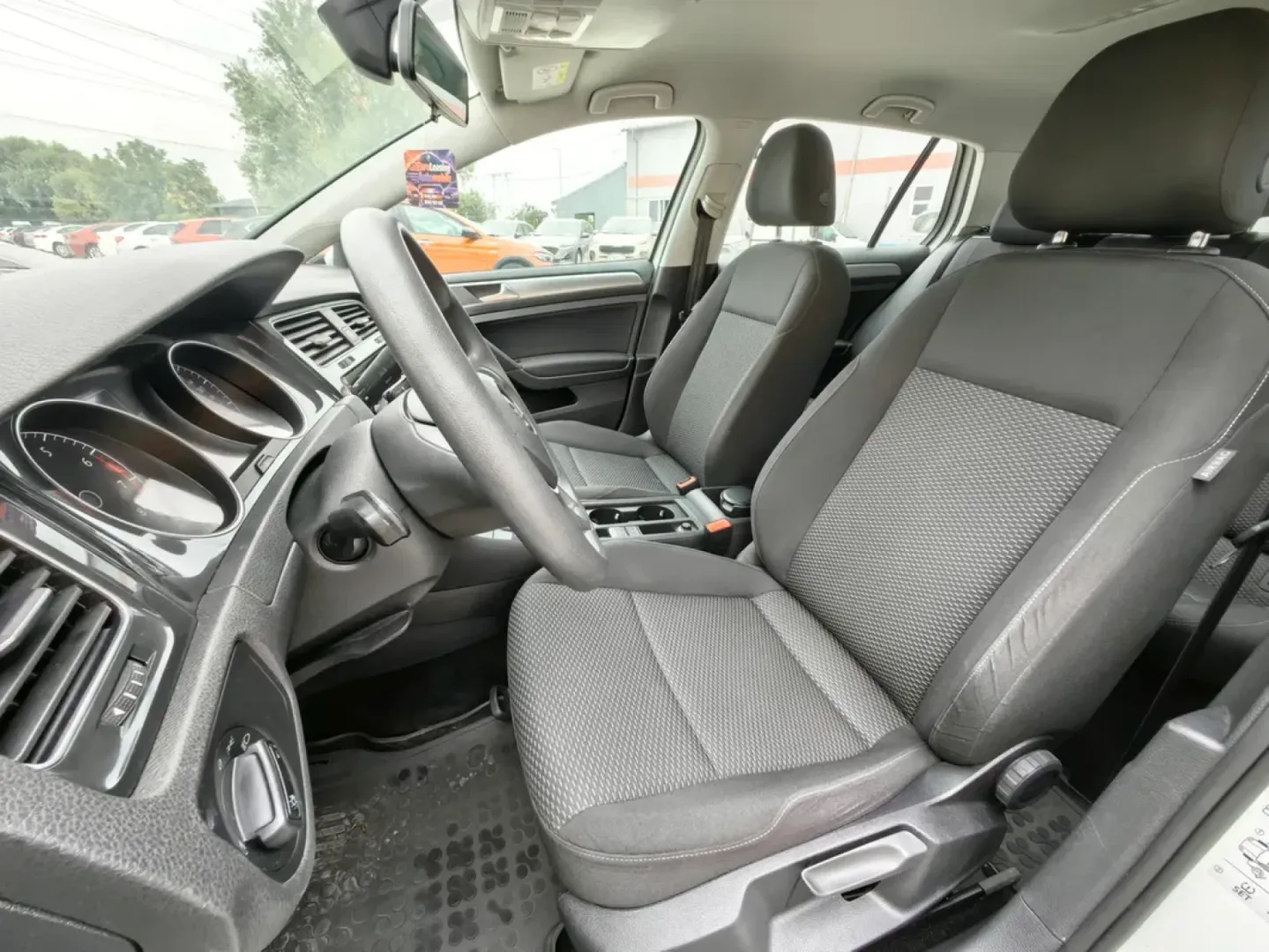 Cumpara/ Vinde online Volkswagen Golf 2020 SH, la cel mai bun pret pentru tine!