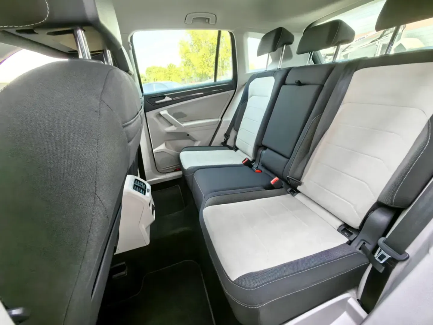 Cumpara/ Vinde online Volkswagen Tiguan 2023 SH, la cel mai bun pret pentru tine!