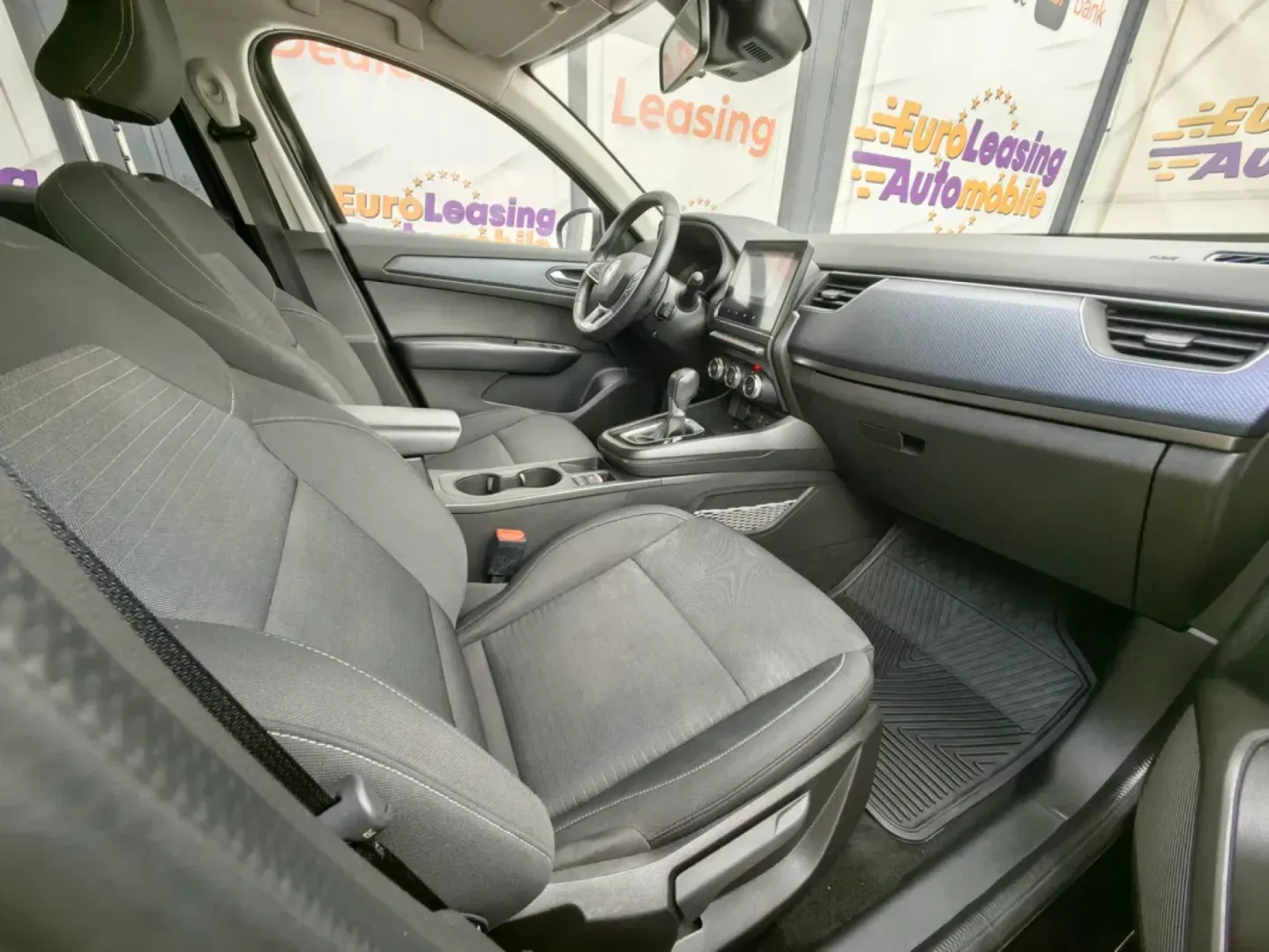 Cumpara/ Vinde online Renault Arkana 2023 SH, la cel mai bun pret pentru tine!