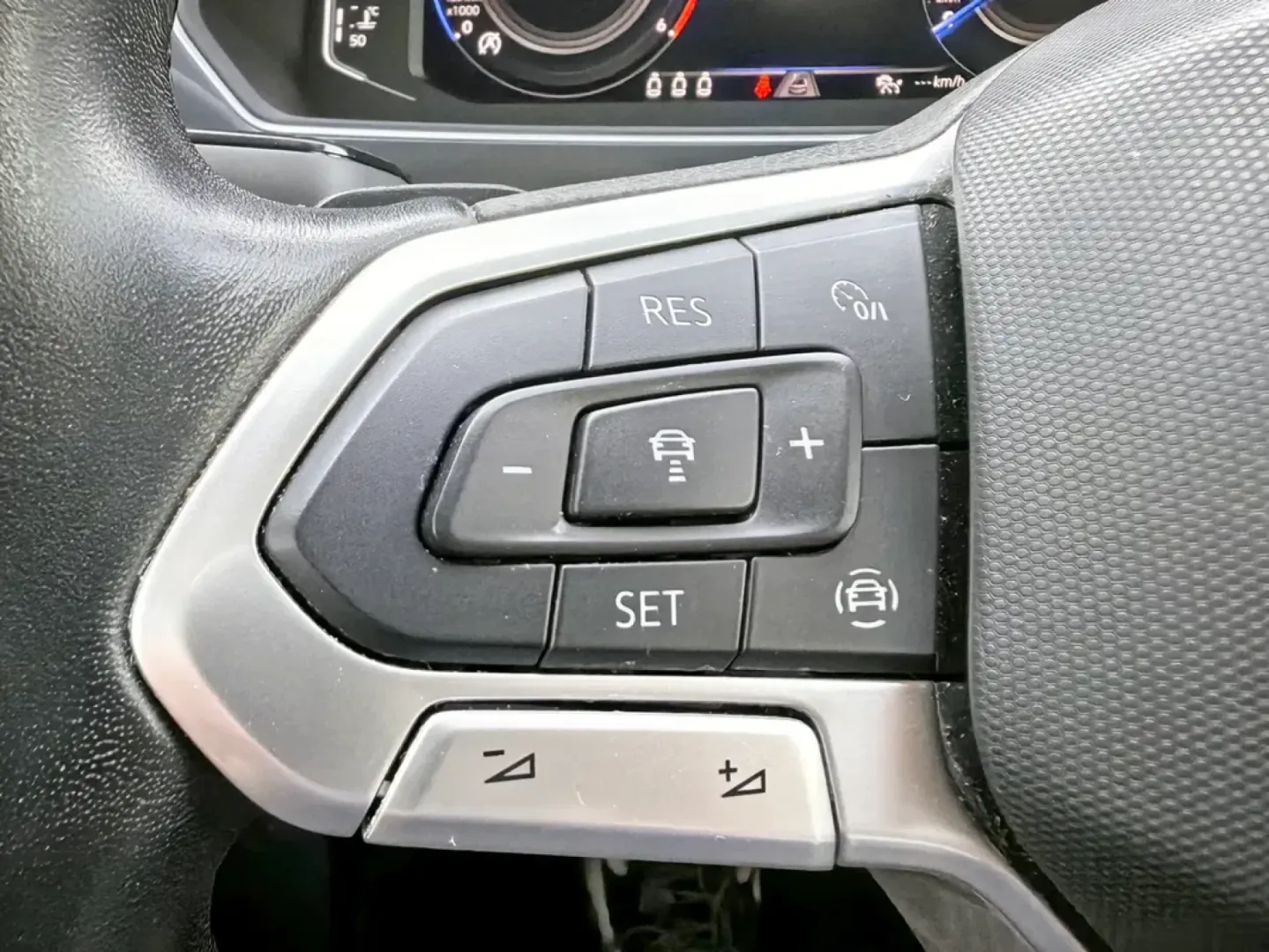 Cumpara/ Vinde online Volkswagen Tiguan 2023 SH, la cel mai bun pret pentru tine!
