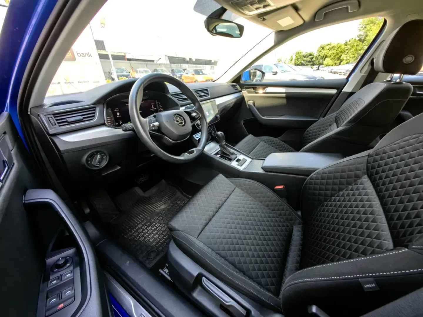 Cumpara/ Vinde online Skoda Superb 2023 SH, la cel mai bun pret pentru tine!