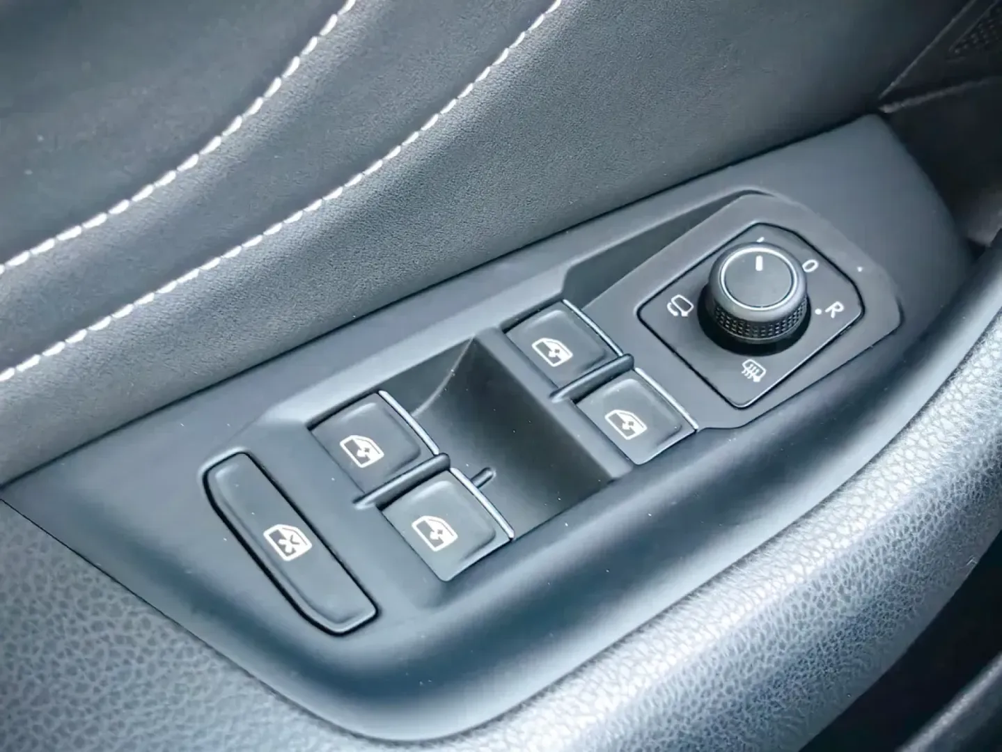 Cumpara/ Vinde online Volkswagen Arteon 2022 SH, la cel mai bun pret pentru tine!