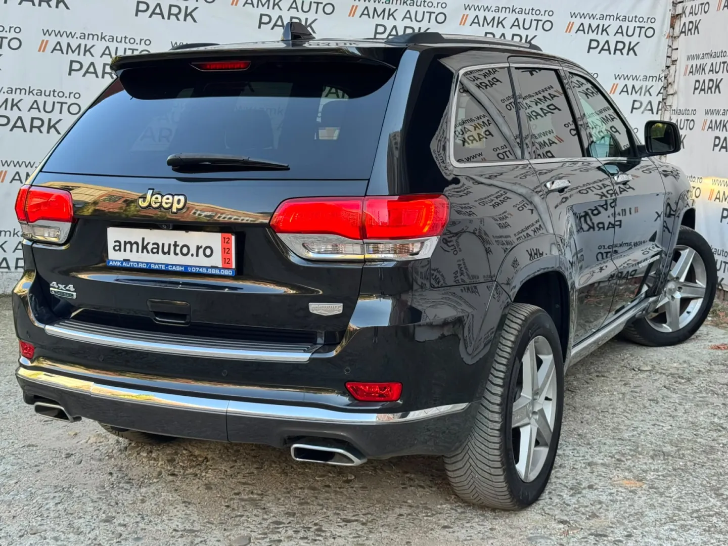 Cumpara/ Vinde online Jeep Grand Cherokee 2015 SH, la cel mai bun pret pentru tine!