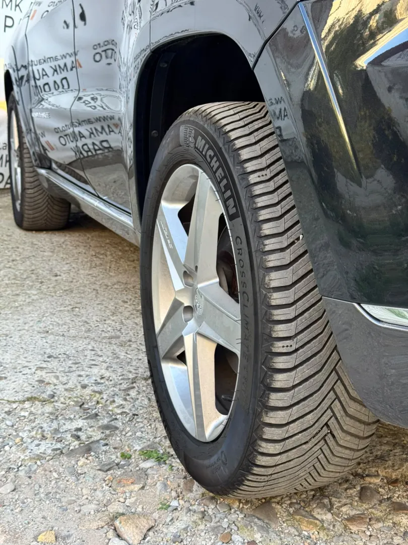 Cumpara/ Vinde online Jeep Grand Cherokee 2015 SH, la cel mai bun pret pentru tine!