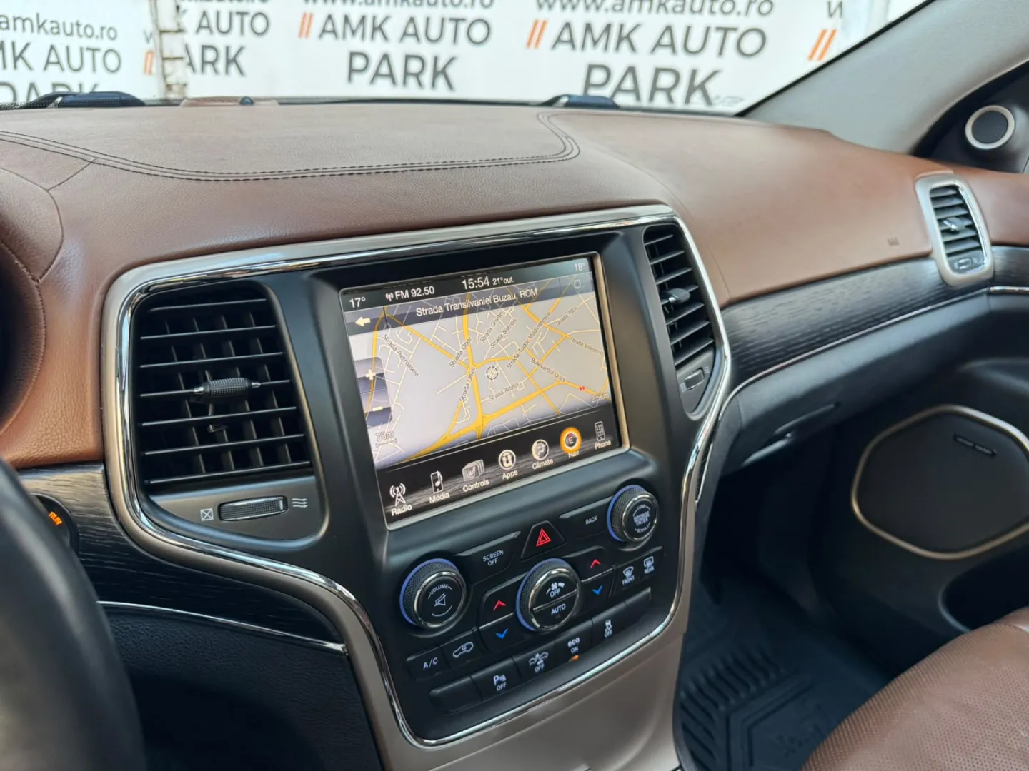 Cumpara/ Vinde online Jeep Grand Cherokee 2015 SH, la cel mai bun pret pentru tine!