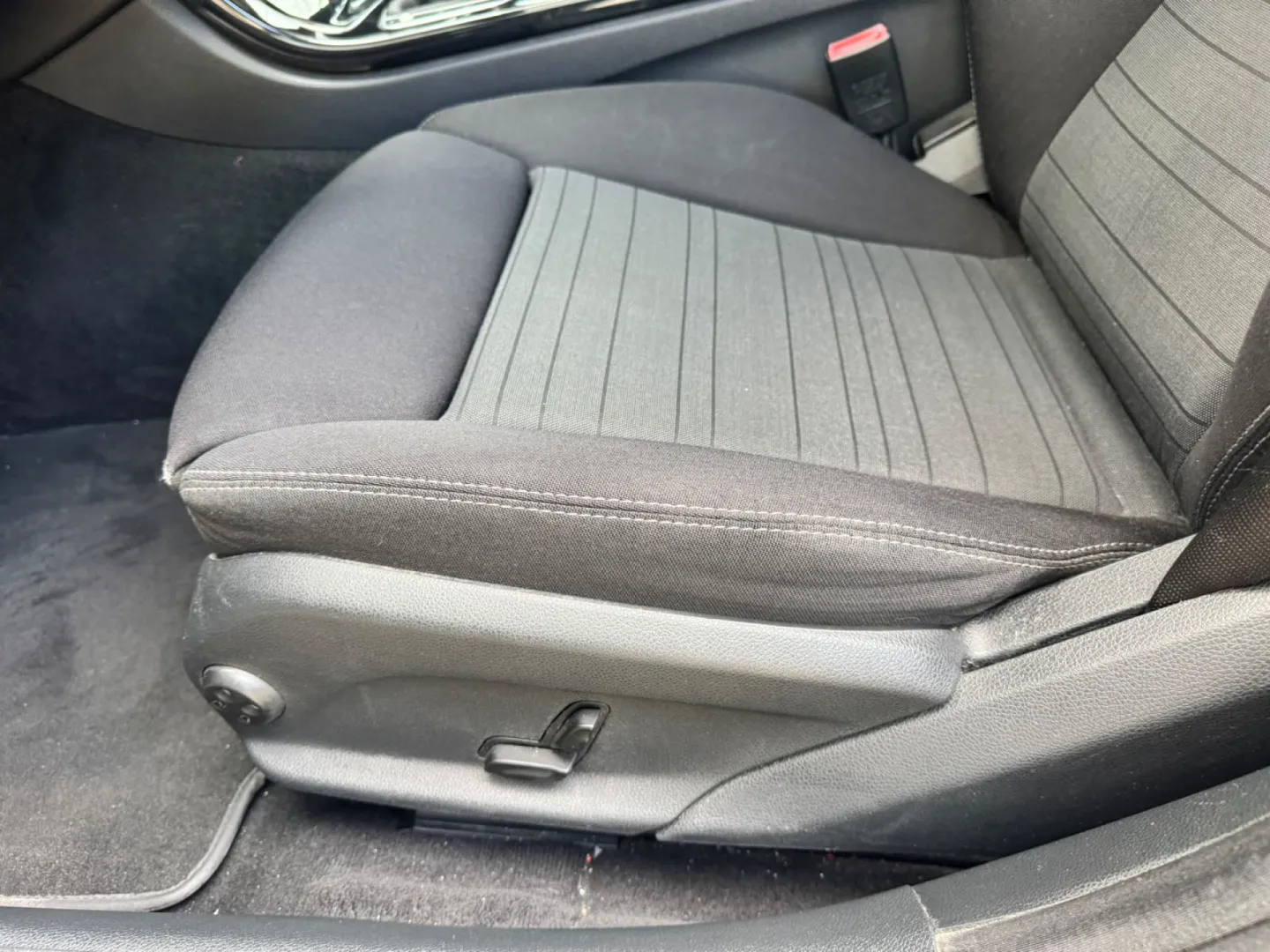 Cumpara/ Vinde online Mercedes-Benz C-Class 2014 SH, la cel mai bun pret pentru tine!