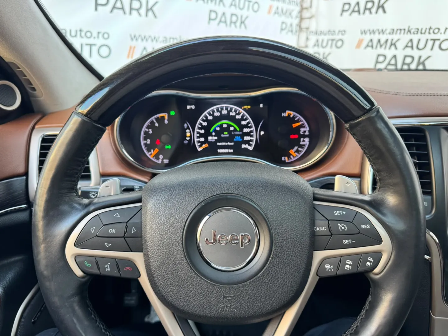 Cumpara/ Vinde online Jeep Grand Cherokee 2015 SH, la cel mai bun pret pentru tine!