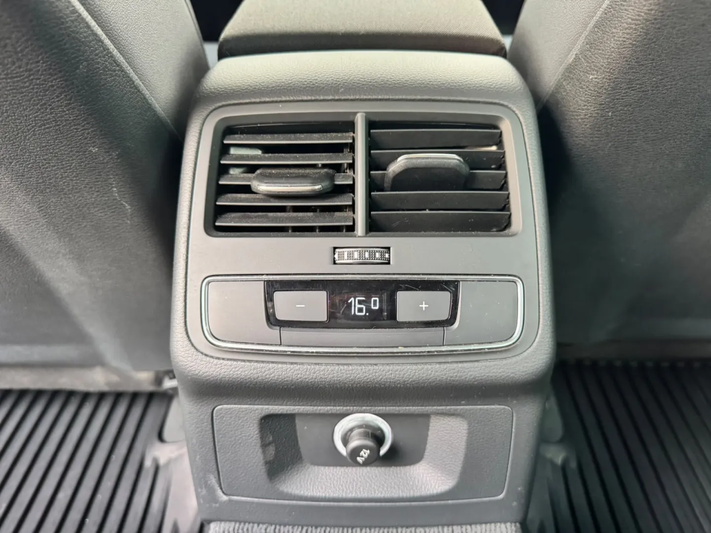 Cumpara/ Vinde online Audi A4 2017 SH, la cel mai bun pret pentru tine!