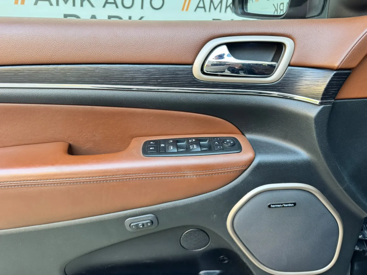 Cumpara/ Vinde online Jeep Grand Cherokee 2015 SH, la cel mai bun pret pentru tine!