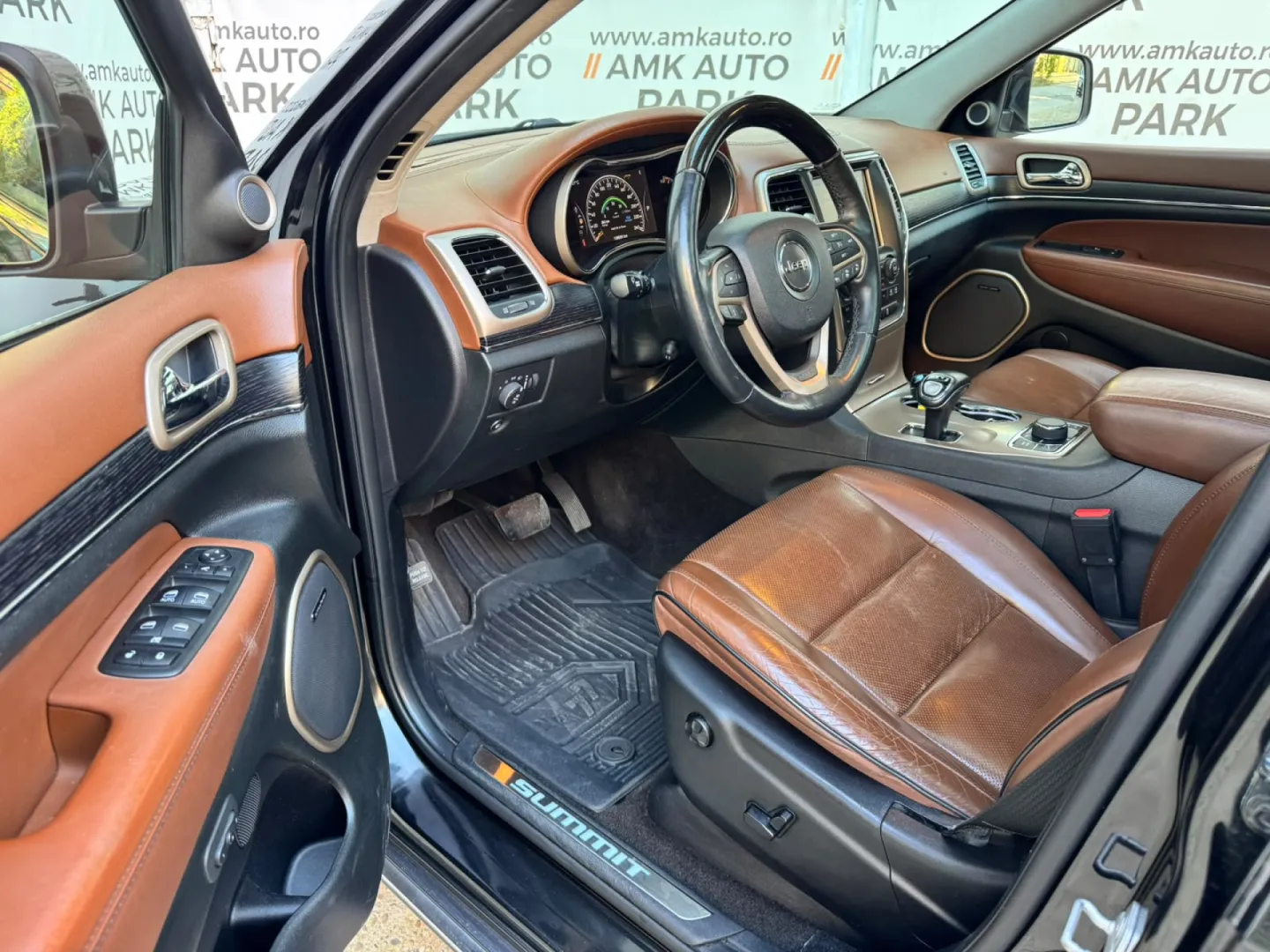 Cumpara/ Vinde online Jeep Grand Cherokee 2015 SH, la cel mai bun pret pentru tine!