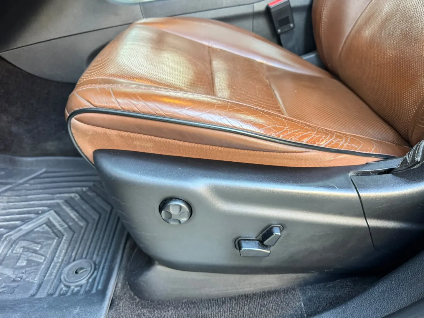 Cumpara/ Vinde online Jeep Grand Cherokee 2015 SH, la cel mai bun pret pentru tine!