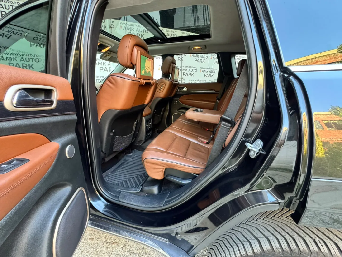 Cumpara/ Vinde online Jeep Grand Cherokee 2015 SH, la cel mai bun pret pentru tine!