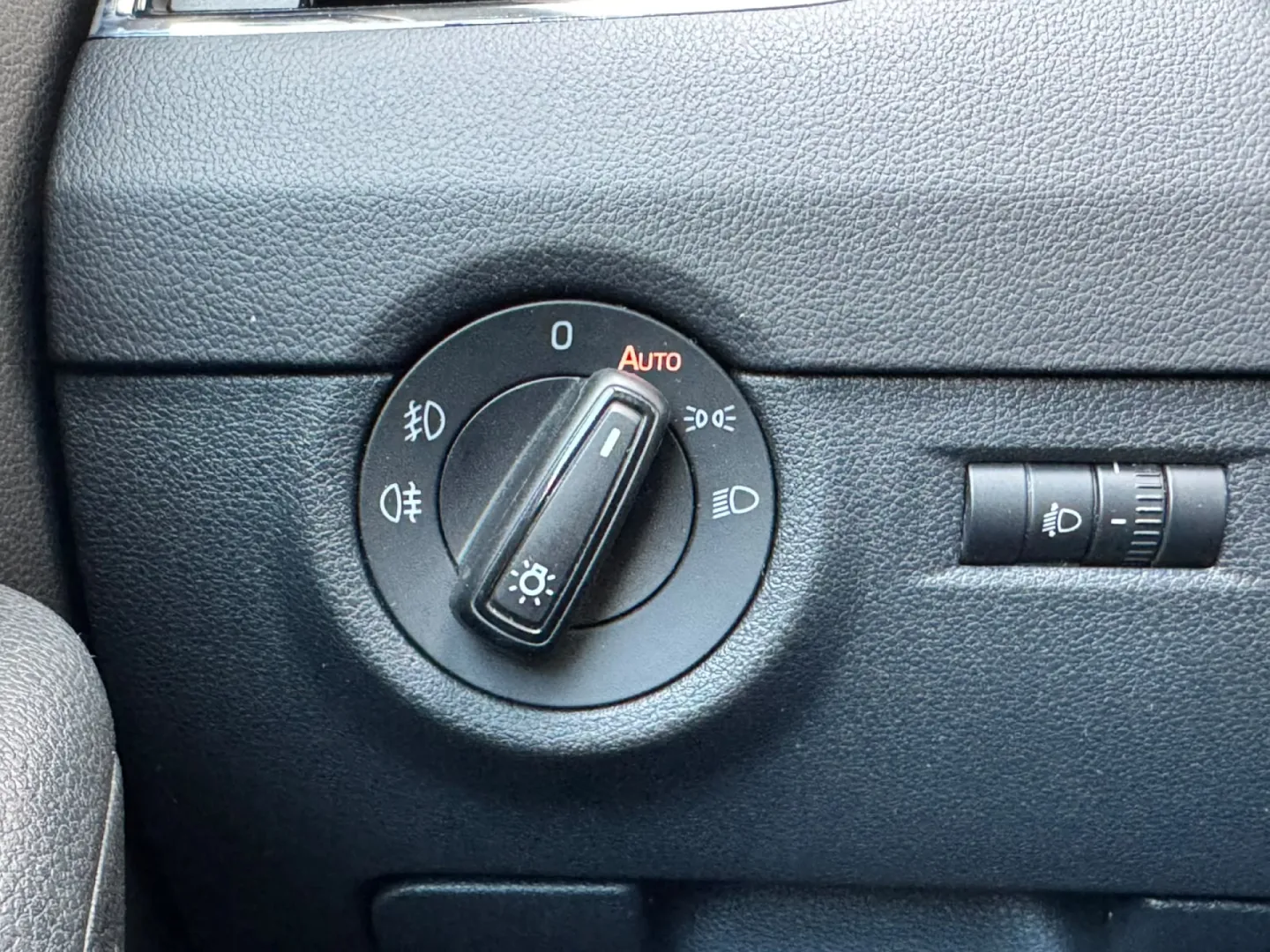 Cumpara/ Vinde online Skoda Octavia 2014 SH, la cel mai bun pret pentru tine!
