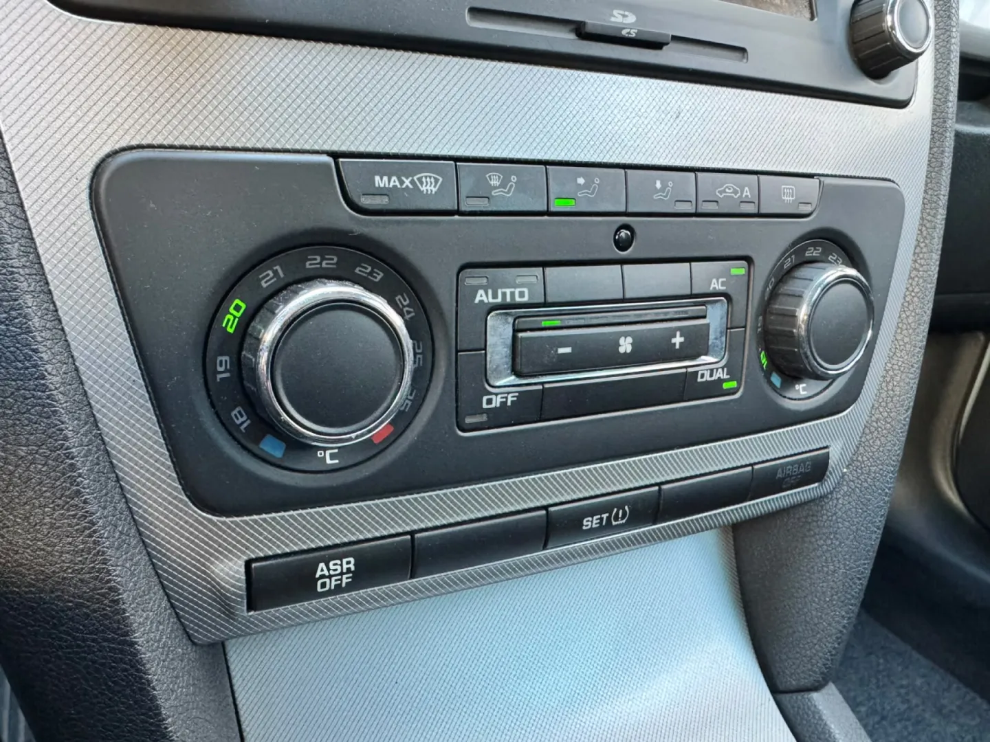Cumpara/ Vinde online Skoda Octavia 2011 SH, la cel mai bun pret pentru tine!