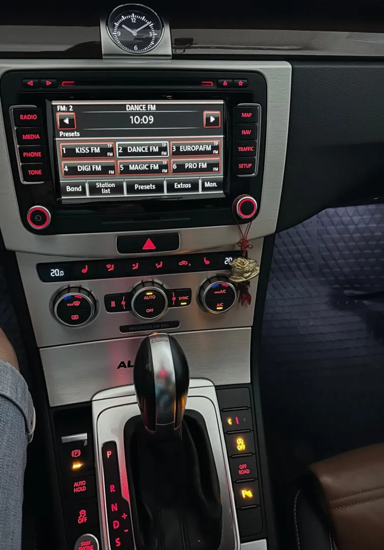 Cumpara/ Vinde online Volkswagen Passat Alltrack 2014 SH, la cel mai bun pret pentru tine!