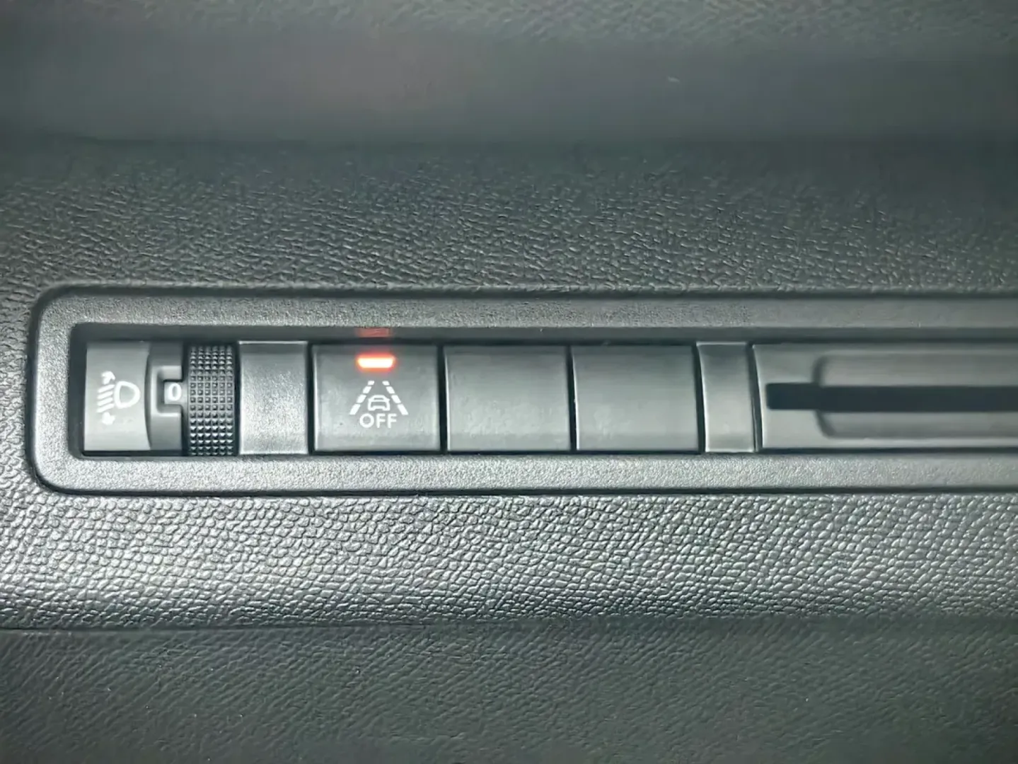 Cumpara/ Vinde online Peugeot 3008 2023 SH, la cel mai bun pret pentru tine!