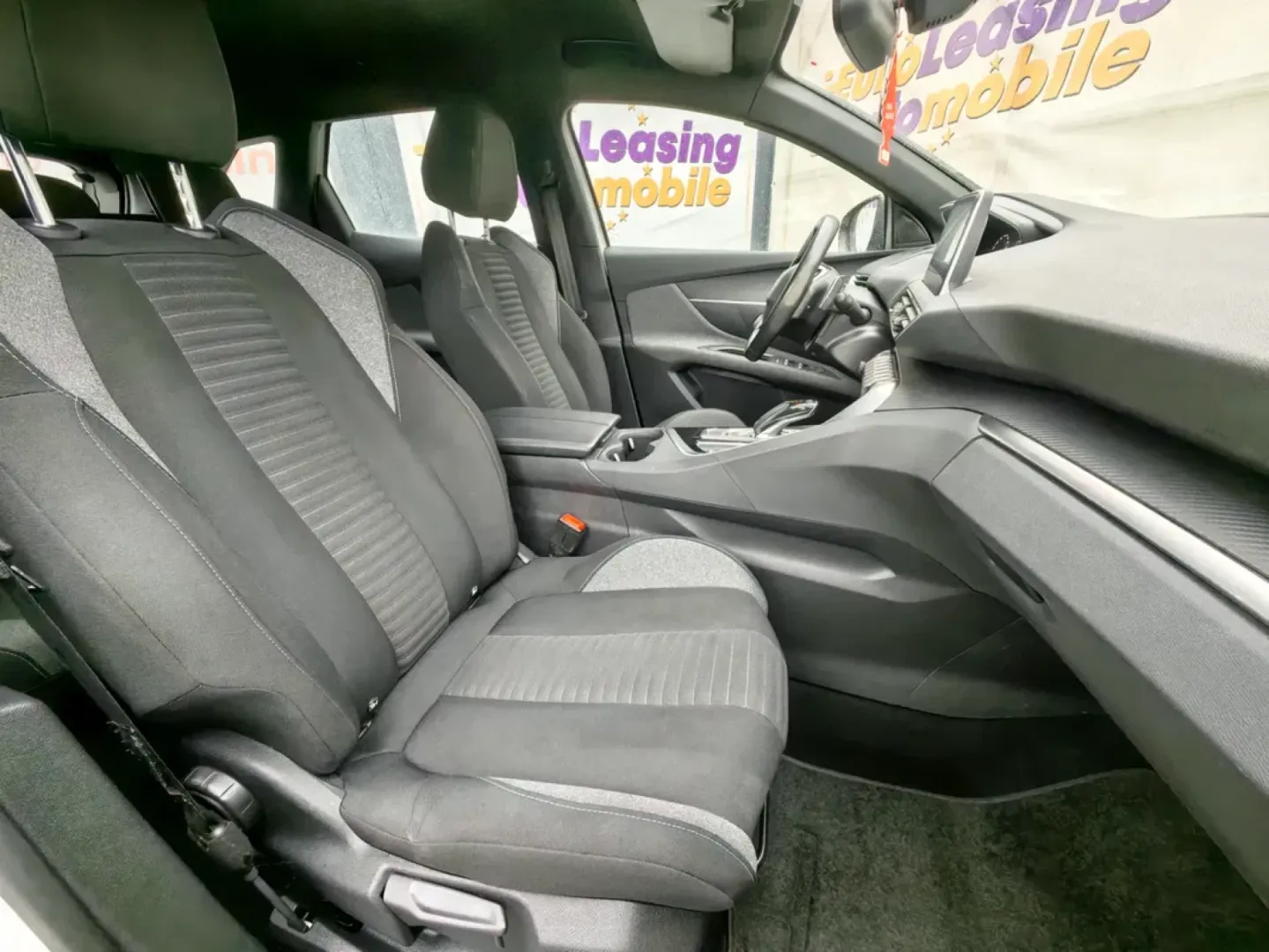 Cumpara/ Vinde online Peugeot 3008 2023 SH, la cel mai bun pret pentru tine!
