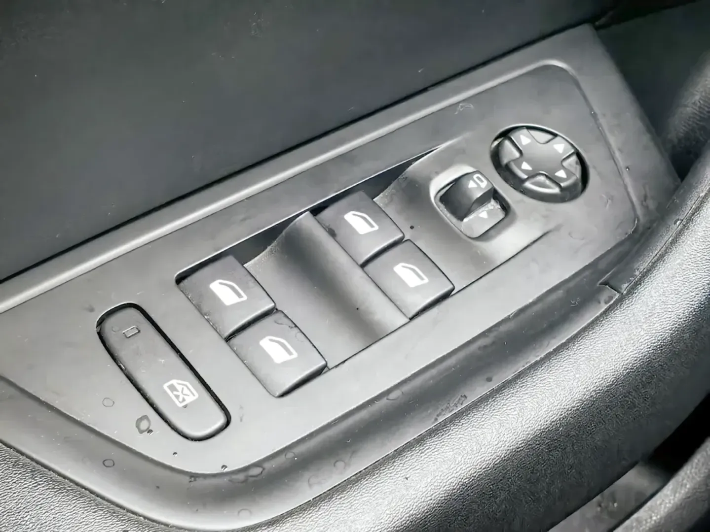 Cumpara/ Vinde online Peugeot 308 2023 SH, la cel mai bun pret pentru tine!