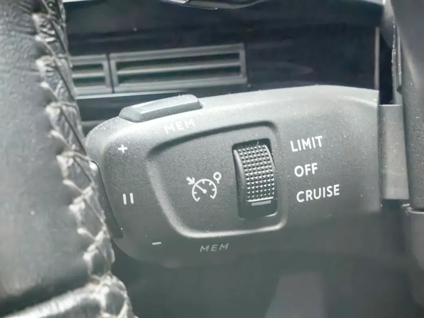 Cumpara/ Vinde online Peugeot 308 2023 SH, la cel mai bun pret pentru tine!