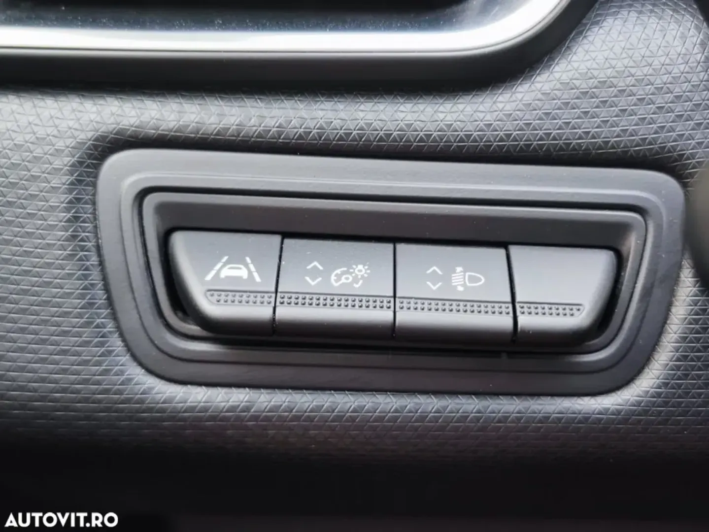 Cumpara/ Vinde online Renault Clio 2023 SH, la cel mai bun pret pentru tine!