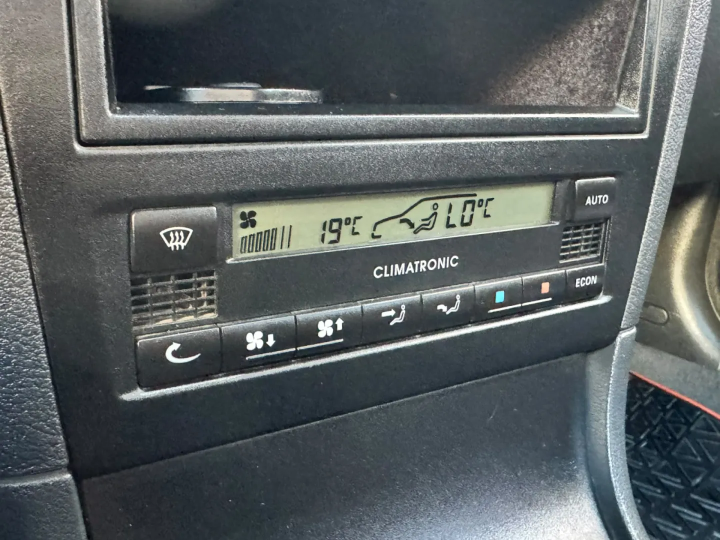 Cumpara/ Vinde online Skoda Octavia 2002 SH, la cel mai bun pret pentru tine!