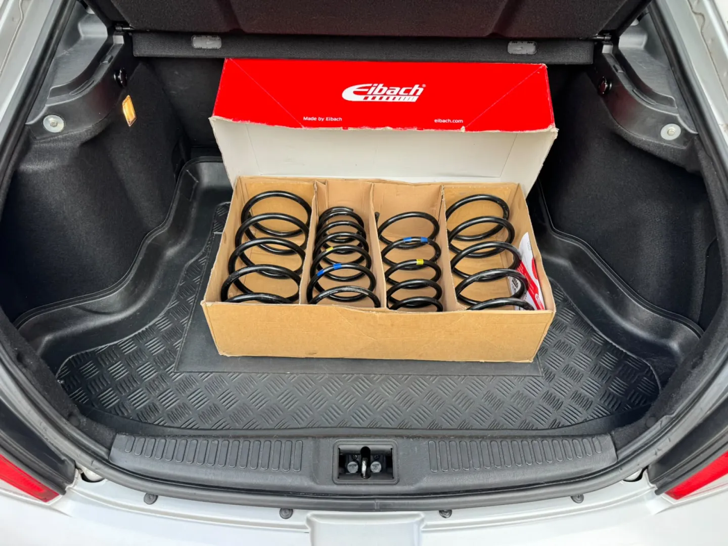 Cumpara/ Vinde online Hyundai Coupe 2001 SH, la cel mai bun pret pentru tine!