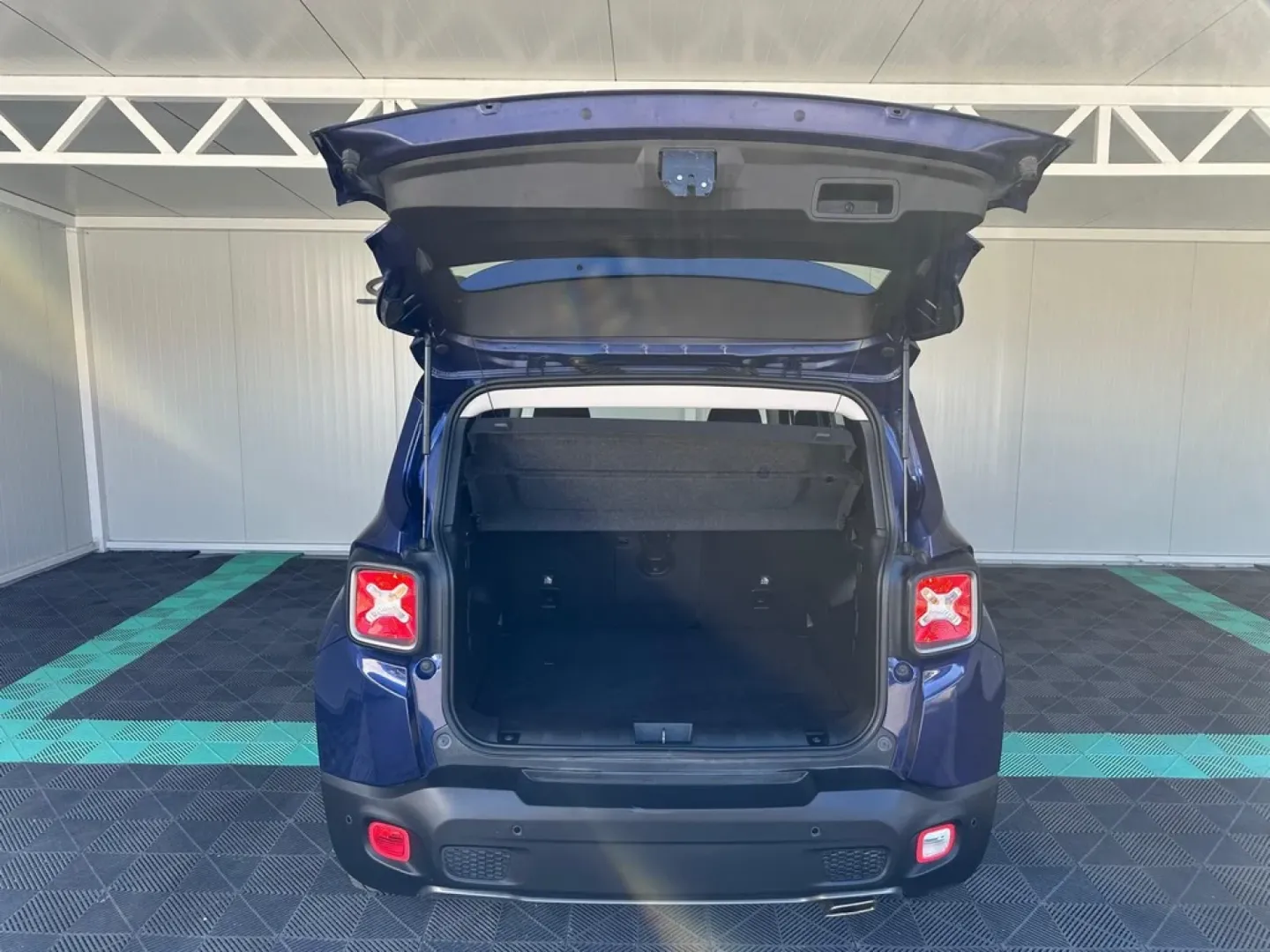 Cumpara/ Vinde online Jeep Renegade 2020 SH, la cel mai bun pret pentru tine!